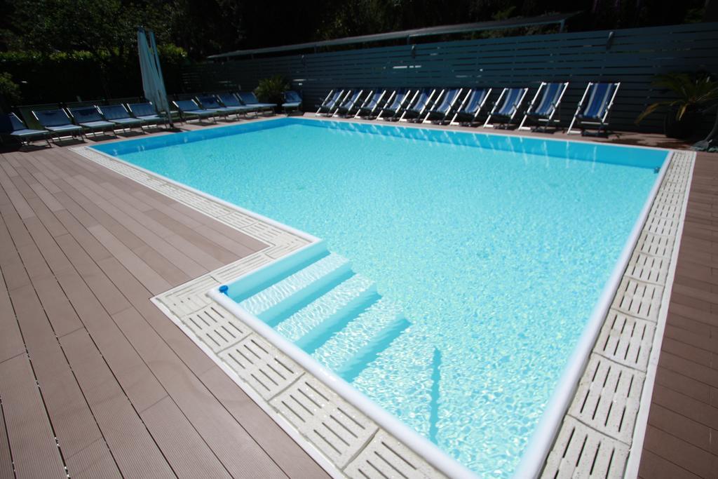 Hotel Miorelli Torbole Sul Garda Екстериор снимка