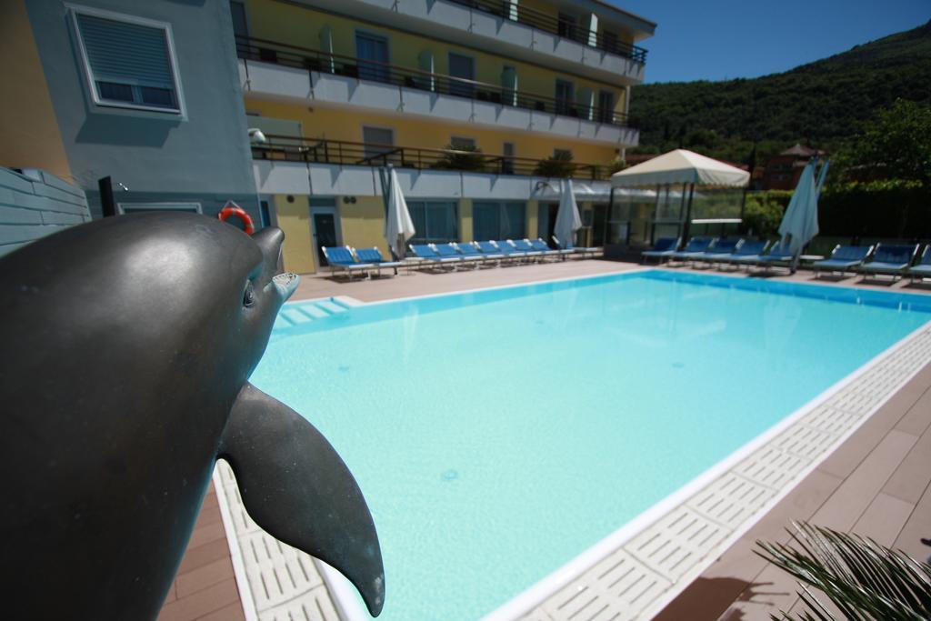 Hotel Miorelli Torbole Sul Garda Екстериор снимка