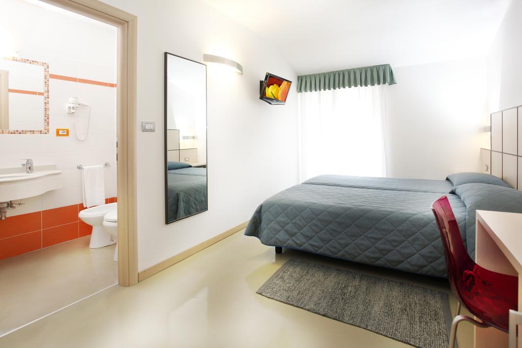 Hotel Miorelli Torbole Sul Garda Екстериор снимка