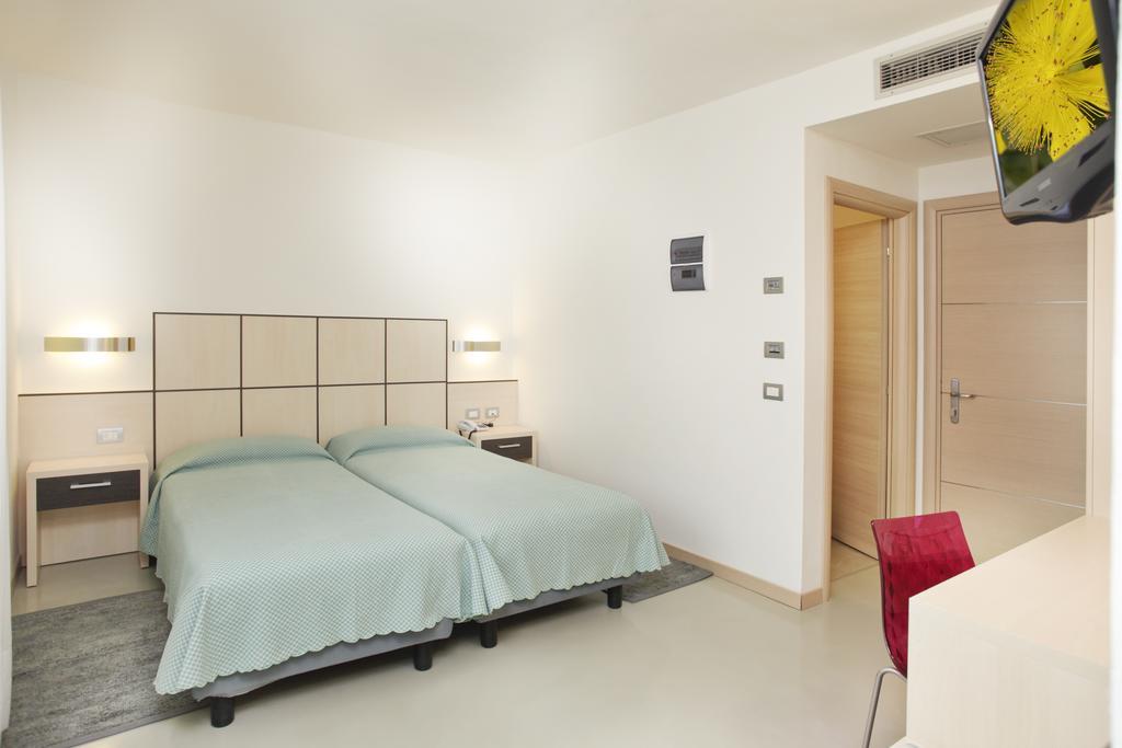 Hotel Miorelli Torbole Sul Garda Екстериор снимка