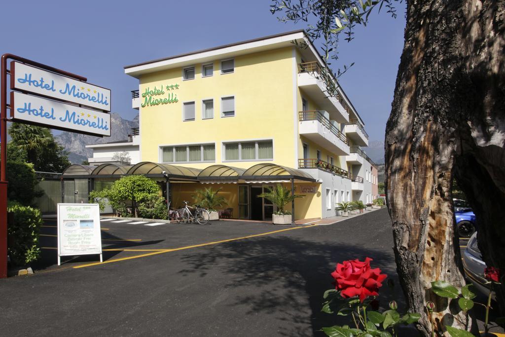 Hotel Miorelli Torbole Sul Garda Екстериор снимка