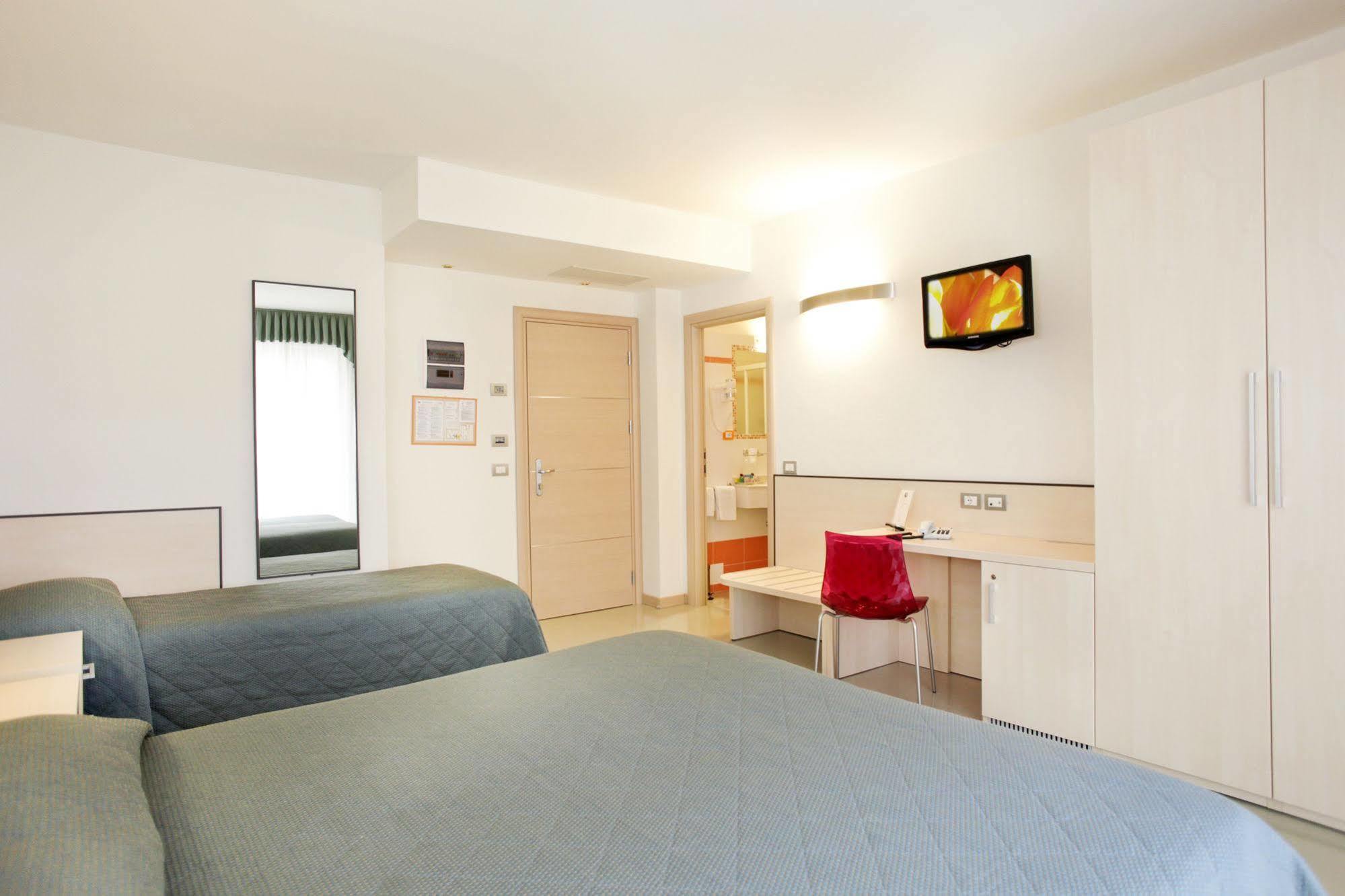 Hotel Miorelli Torbole Sul Garda Екстериор снимка