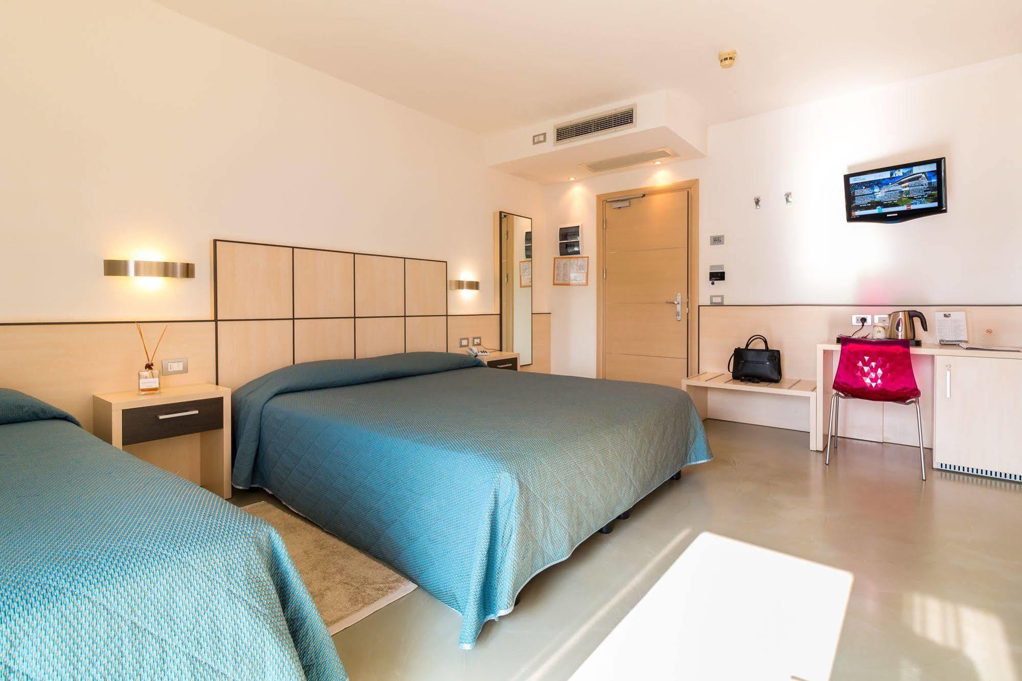 Hotel Miorelli Torbole Sul Garda Екстериор снимка